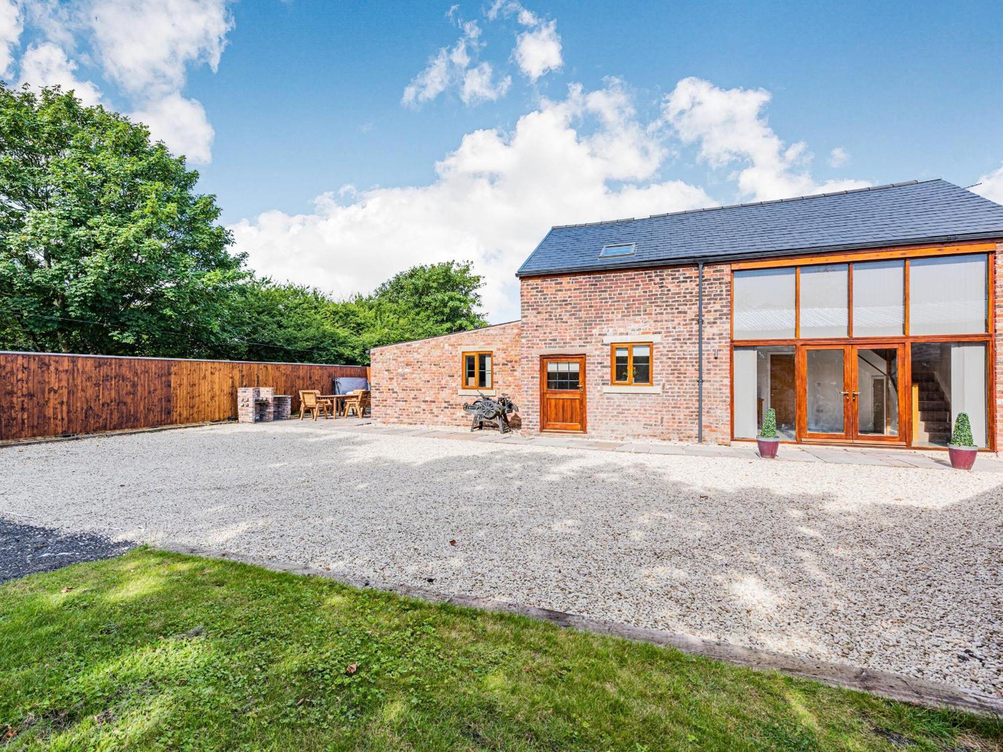 Vila Stuarts Farm Barn Westhead Exteriér fotografie